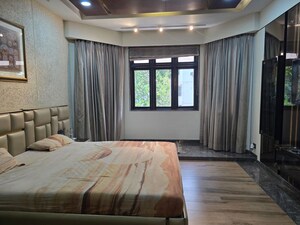 Bedroom in 5 BHK Apartment at Nalanda Apartment Cumbala Hill, Cumbala Hill – for Rent