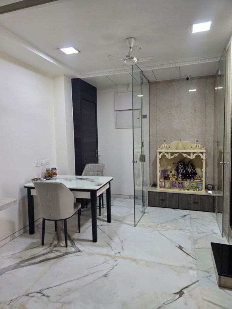 Living Room, nalanda-apartment-cumbala-hill 5 Bedroom 2400 Sq.Ft. Apartment In Cumbala Hill Mumbai 10380548