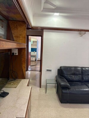 Parking in 3 BHK Apartment at Meenakshi Apartment, Goregaon East – for Rent