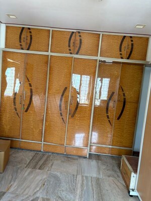 Furnished Amenities in 3 BHK Apartment at Meenakshi Apartment, Goregaon East – for Rent