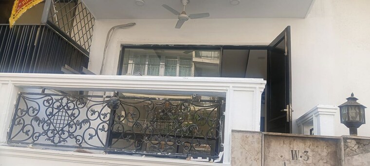 Exterior View, greater kailash ii 3 Bedroom 200 Sq.Yd. Builder Floor In Greater Kailash ii Delhi 10380569