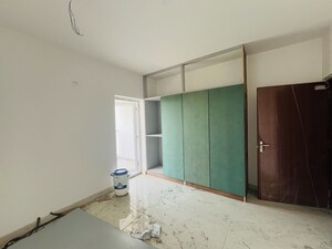 Room in 2 BHK Apartment at Madhu Park Ville, Tellapur – for Rent
