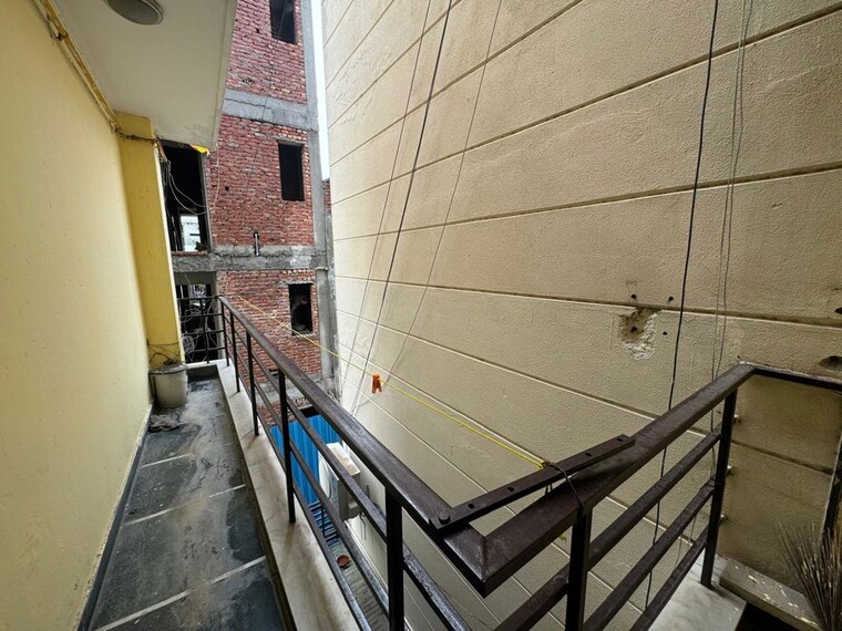 Balcony, greater kailash i 3 Bedroom 208 Sq.Yd. Builder Floor In Greater Kailash I Delhi 10380578