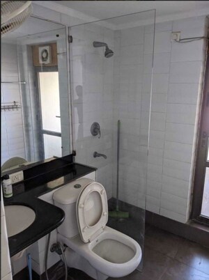 Bathroom in 3.5 BHK Apartment at Unitech Fresco, Sector 50 – for Rent