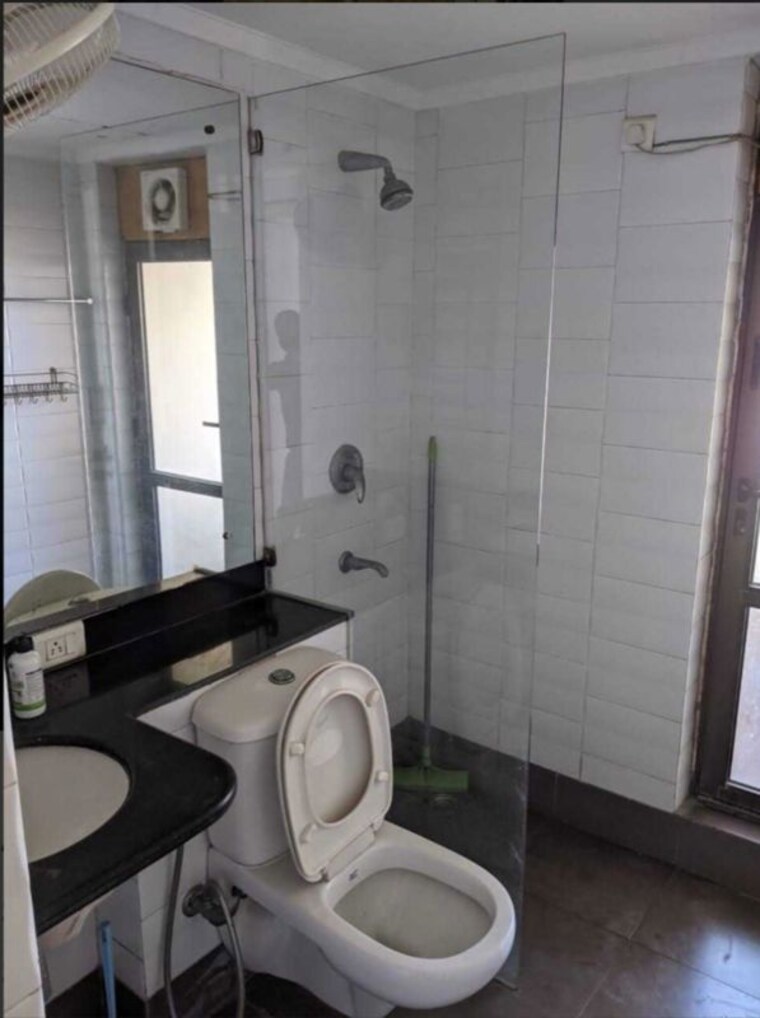 Bathroom, unitech-fresco 3.5 Bedroom 1877 Sq.Ft. Apartment In Sector 50 Gurgaon 10380585