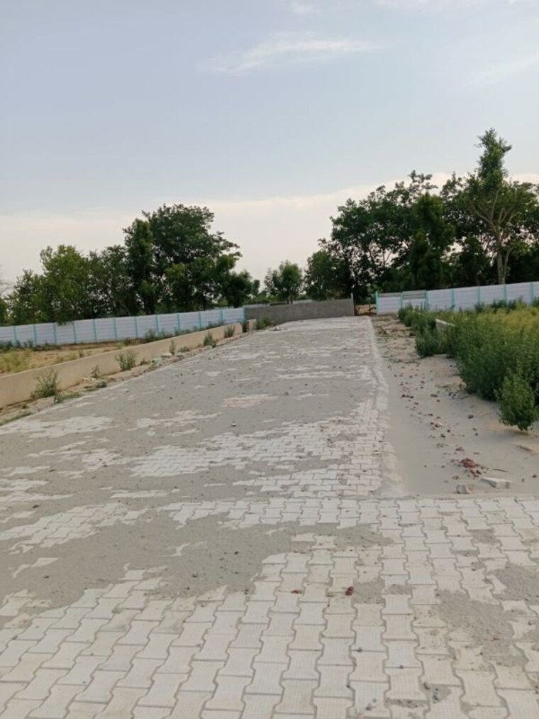 undefined, gwalior road  100 Sq.Yd. Plot In Gwalior Road Agra 10380442