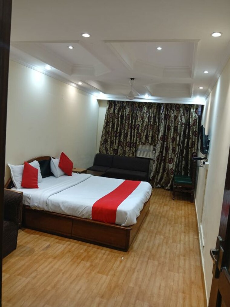 Bedroom, chittaranjan park 3 Bedroom 1250 Sq.Ft. Builder Floor In Chittaranjan Park Delhi 10380604
