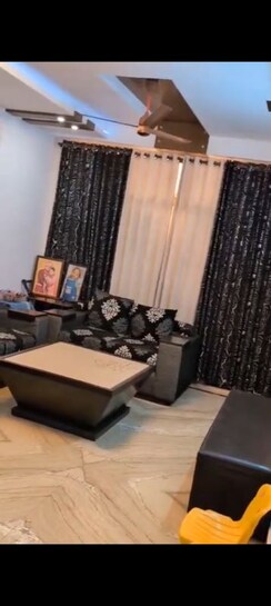 4 BHK + Pooja Room,Store Room Apartment For Sale in Shalimar Garden Extension I