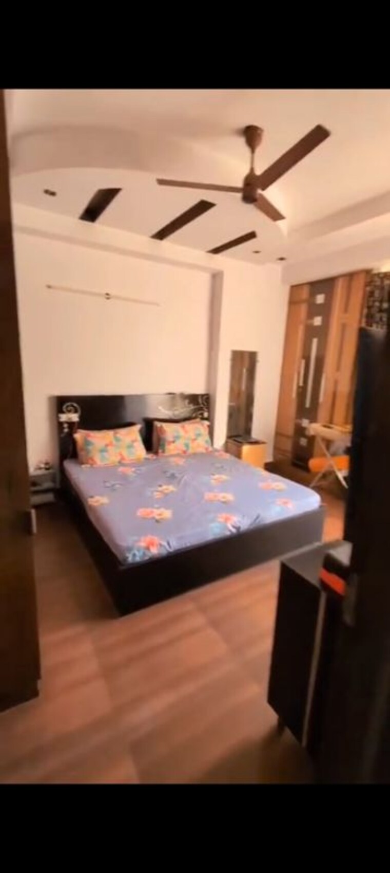 Bedroom, shalimar garden extension i 4 Bedroom 1850 Sq.Ft. Apartment In Shalimar Garden Extension I Ghaziabad 10380643