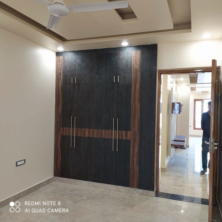 Room, sector 77 3 Bedroom 190 Sq.Yd. Builder Floor In Sector 77 Faridabad 10380651