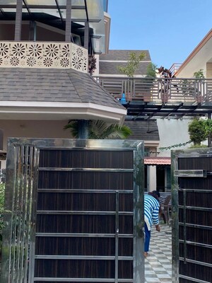 5 BHK Villa – Exterior View View at Dalanwala - for Sale
