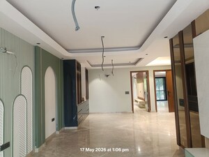 Room in 3.5 BHK Builder Floor at South City 1 – for Sale