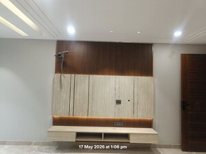 Furnished Amenities in 3.5 BHK Builder Floor at South City 1 – for Sale