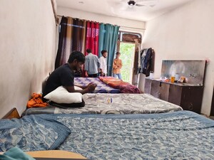 Bedroom in 1 RK Builder Floor at Beta I Greater Noida – for Rent
