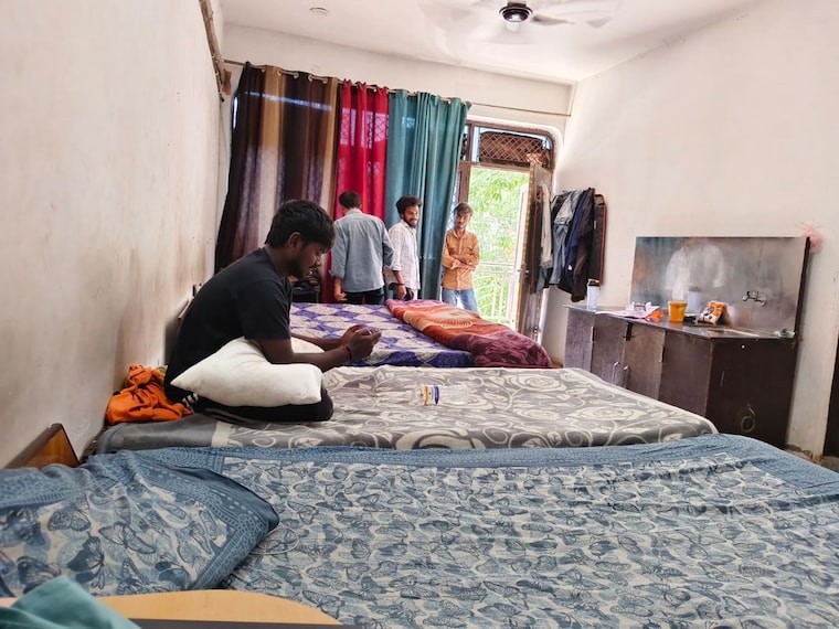 Bedroom, beta i greater noida 1 RK 350 Sq.Ft. Builder Floor In Beta I Greater Noida Greater Noida 10380680