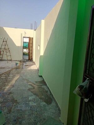 Building Lobby in 1 BHK Builder Floor at Malviya Nagar – for Rent