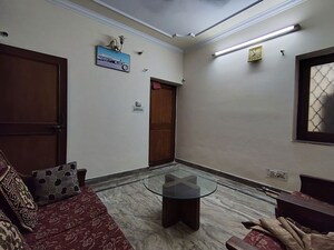 Room in 2 BHK Apartment at Katwaria Sarai – for Rent