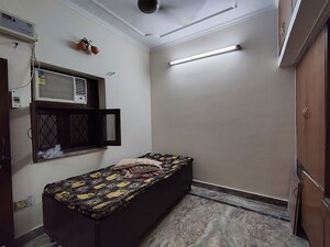 Bedroom in 2 BHK Apartment at Katwaria Sarai – for Rent