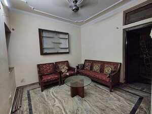 Living Room in 2 BHK Apartment at Katwaria Sarai – for Rent