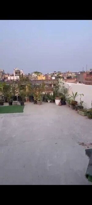 Parking in 2 BHK Builder Floor at Mehrauli – for Rent