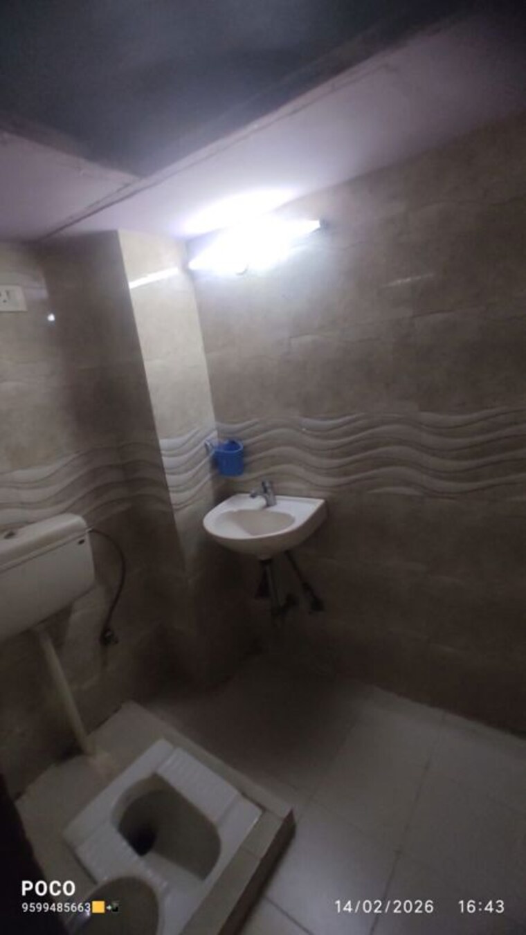 Bathroom, mehrauli 2.5 Bedroom 850 Sq.Ft. Builder Floor In Mehrauli Delhi 10380710
