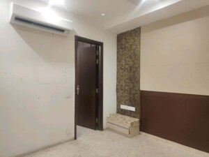 Room in 2 BHK Apartment at Umang Winter Hills, Sector 77 – for Rent