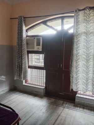 2 BHK Builder Floor For Rent in Model Town