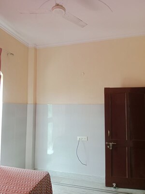 Furnished Amenities in 2 BHK Builder Floor at Model Town – for Rent