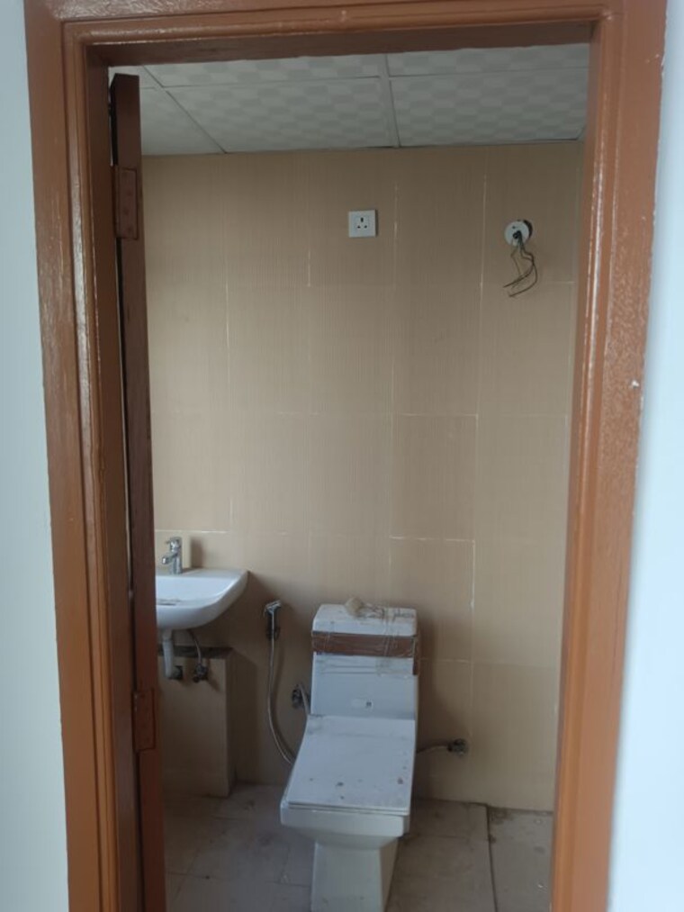 Bathroom, imperia-esfera 2.5 Bedroom 1578 Sq.Ft. Apartment In Sector 37c Gurgaon 10380777