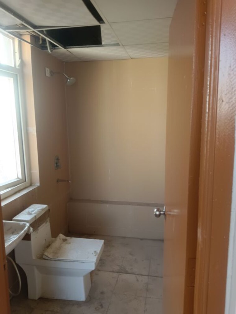 Bathroom, imperia-esfera 2.5 Bedroom 1578 Sq.Ft. Apartment In Sector 37c Gurgaon 10380777