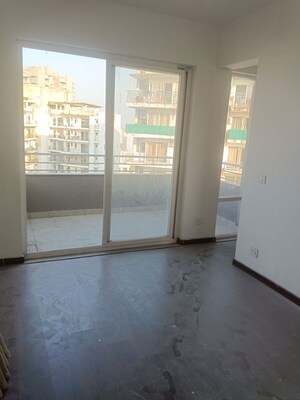 Room in 2.5 BHK Apartment at Imperia Esfera, Sector 37c – for Sale