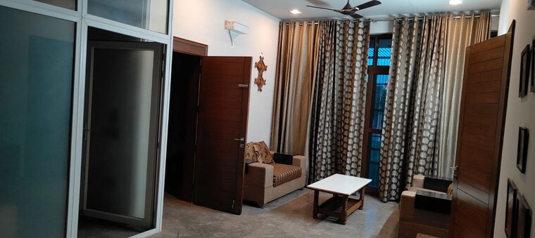 Living Room, sector 46 3 Bedroom 2000 Sq.Ft. Builder Floor In Sector 46 Gurgaon 10380811