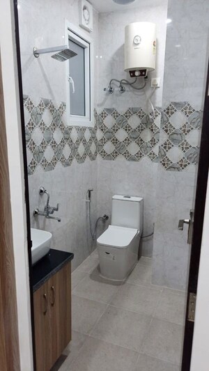 Bathroom in 1 RK Builder Floor at Ardee City, Sector 52 – for Rent