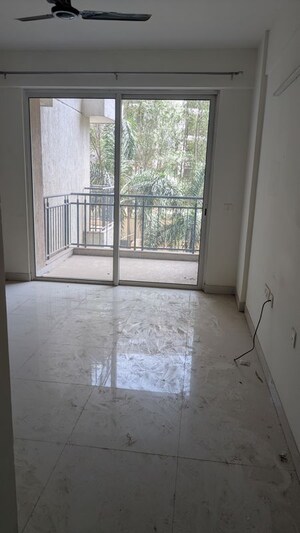Room in 2.5 BHK Apartment at Godrej Aria, Sector 79 – for Rent