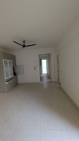 Room in 2.5 BHK Apartment at Godrej Aria, Sector 79 – for Rent