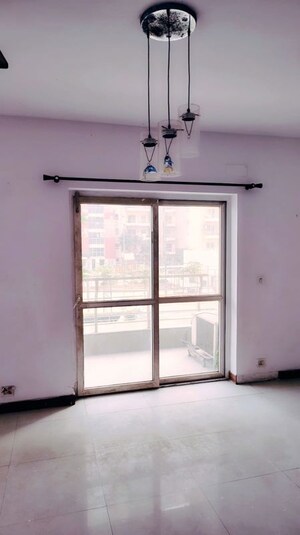 Room in 3 BHK Builder Floor at Bptp Park Floors I, Sector 77 – for Sale
