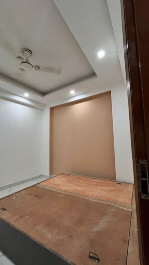 Room in 2 BHK Apartment at Neb Sarai – for Rent