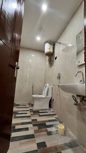 Bathroom in 2 BHK Apartment at Neb Sarai – for Rent