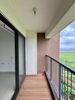 Room in 2 BHK Apartment at Lodha Splendora, Ghodbunder Road – for Sale