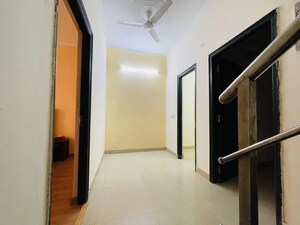 Room in 5 BHK Villa at Amrapali Dream Valley, Tech Zone 4 Greater Noida – for Rent
