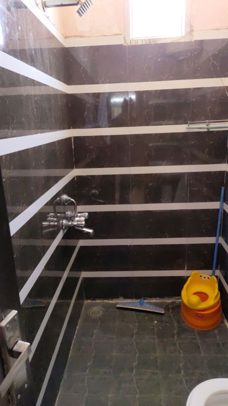 Washroom, sunshine-enclave 2 Bedroom 1250 Sq.Ft. Apartment In Vip Road Zirakpur 10380985