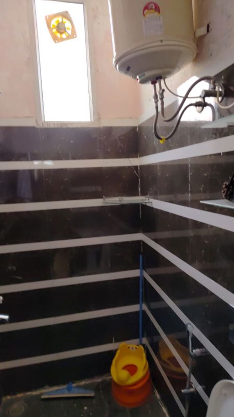 Washroom, sunshine-enclave 2 Bedroom 1250 Sq.Ft. Apartment In Vip Road Zirakpur 10380985
