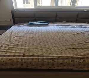 Bedroom in 2 BHK Apartment at Matunga East – for Rent