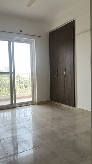 Room in 3.5 BHK Apartment at Civitech Stadia, Sector 79 – for Rent