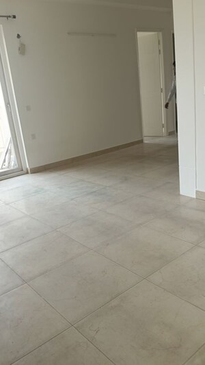 Room in 3.5 BHK Apartment at Civitech Stadia, Sector 79 – for Rent