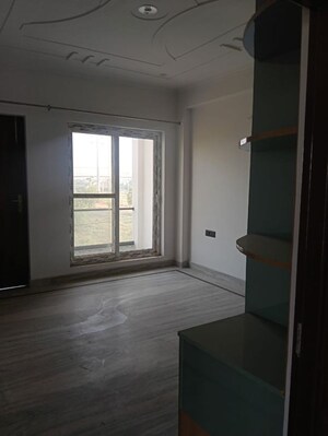 Room in 2 BHK Independent House at Panchsheel Green – for Rent