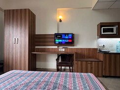 StudioApartment For Rent in Paramount Golf Forest Studio Apartments - OAK Towe