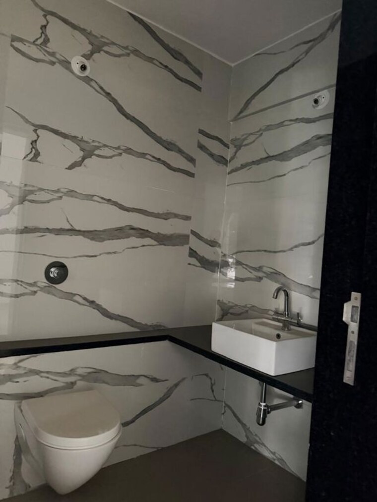Bathroom, belvalkar-kalpak-chs 3 Bedroom 1328 Sq.Ft. Apartment In Dahanukar Colony Pune 10381052