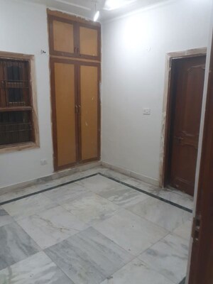 Room in 3 BHK Apartment at S S Southend, Sector 49 – for Rent
