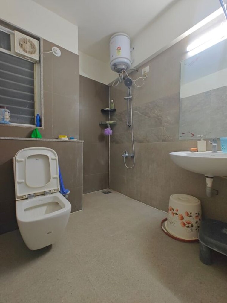 Bathroom, rohan-mithila 3 Bedroom 2250 Sq.Ft. Apartment In Viman Nagar Pune 10381114
